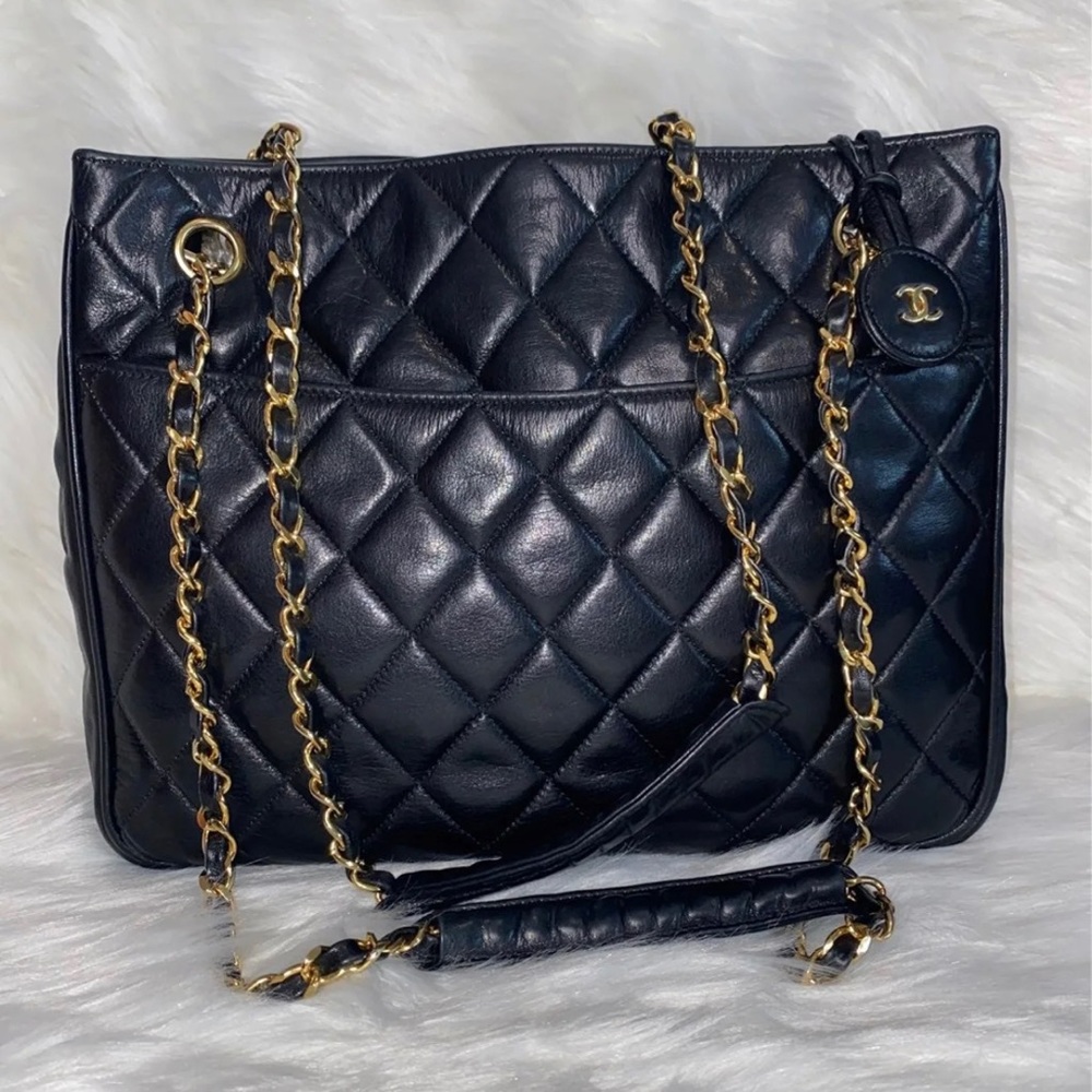 ‼️SOLD‼️ CHANEL SHOULDER BAG